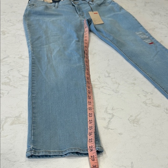 Levi's Women's 525 Perfect Waist Straight Jeans - Light Blue - Picture 8 of 11